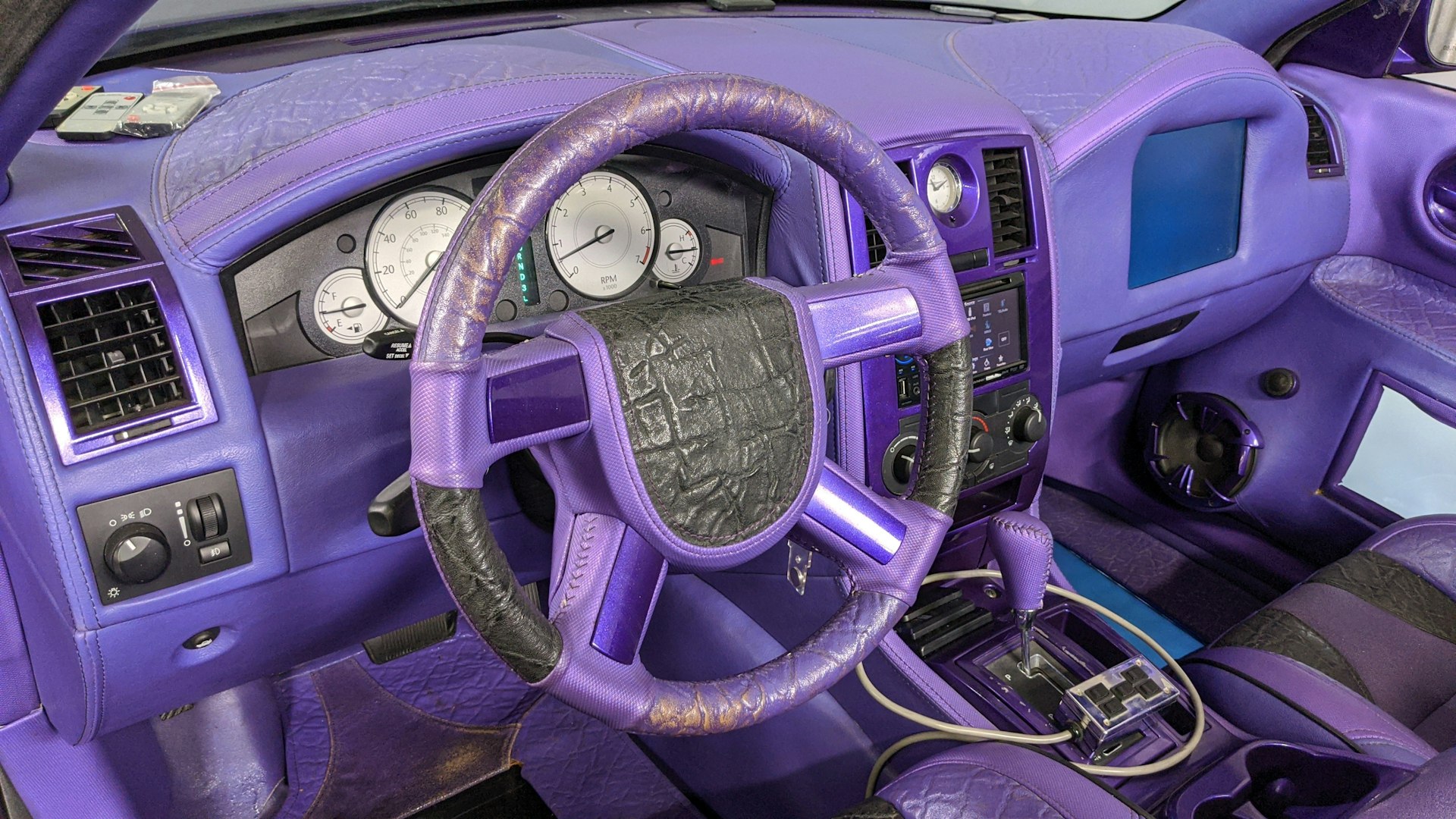 2005 dodge charger purple